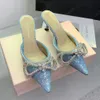 Mach Satin 65mm slippers Crystal Glitter Glitter Bowties Mules Evening Shoes Shilettone Cheels Women's Hitten Heel Luxurys Fress Sonchals مع صندوق