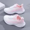 2024 Vinterkvinnor Skor Vandring Running Soft Casual Flat Shoes Fashion Black Pink Beige Bule Trainers Big Size 35-41 GAI