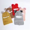 Bérets Bonnets pour enfants Chapeau avec bavoir Garçons Épaissi Protection des oreilles Overheads Chaud Tricoté Laine Boule De Cheveux Casquettes Bébé Chapeaux D'une Seule Pièce