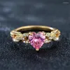 Bröllopsringar söta kvinnliga rosa zirkonstenring trendig gul guld färg hjärtat engagemang för kvinnor brud smycken gåva