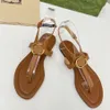 Sandals Designer Women Flat Bottomed Printed Leather Clip Toe Casual Dress Shoes with Metal Decoration Ankle Strap Buckle Factory Shoe Original Quality