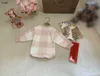 Brand Infant Jumpsuits Gradient Duże Plaid Design Boys Bodysis Bodysis Rozmiar 70-100 bawełniany nowonarodzony garnitur dla dzieci