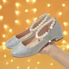 Kleidschuhe YQBTDL Glitter Bling 2024 Frauen Pumps String Bead Gürtel Strap Block Low Heel Kleine Prinzessin Catwalk Show Sommer