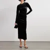 Robe mi-longue asymétrique en velours noir rétro, coupe verticale plissée, coupe cintrée, portefeuille aux fesses, col rond