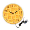 Orologi da parete Orologio rotondo con waffle in cartone animato Movimento silenzioso Cartello da forno Dessert Art Decorazioni da cucina Orologio da appendere Regalo per il giorno della Galentina