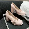 Muisseaux de plate-forme en cuir épaisse en cuir d'été et automne pour femmes chaussures en cuir de haute qualité Triangle décontracté chaussures femmes Luxury Chaussures simples