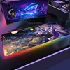 Genshin Impact Gaming RGB tapis de souris Gamer tapis lumière LED tapis de souris périphérique tapis de souris ordinateur de bureau en peluche souris clavier 240113