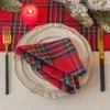 Julröd rutt bordslöpare isolerad YARNDYED POLYESTER PLACEMATS XMAS PRINTED TABLEDCLOTH HUSHUSS ERS DECORATION 240112