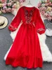 Ewq boêmio bordado lanterna manga rendas-up shirring vestido fino feminino vintage casual vestido primavera sm5438 240112