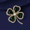 Brooches Rhinestone Emerald Clover Brooch Fashion Plant Pin 2024 Winter Accessories