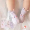 Nouvelles chaussettes pour enfants 4 paires de chaussettes de bébé de bande dessinée chaussettes pour tout-petits chaussettes de sol en coton pour enfants antidérapantes pour filles garçons accessoires mignons unisexes pour nouveau-nés