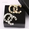 designer jewelry brooch Brand Letters Diamond Brooches Pin Luxury Crystal Rhinestone Pearl Pins for Women Clothing Decoration Jewellery Accessories