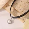 Hänghalsband Stylish Black Heart Necklace Fashionable Choker Alloy Material