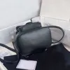 Borse a mano di design molto popolari Piccole e carine con fibbia magnetica Zaino da fata Borsa alla moda in pelle di agnello di qualità da donna