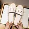 Metalliska Slide Sandals Designer Slides Women Slippers Women's Summer Ladies Beach Walk Slipper Shoes T B Sandal Lady Wedding Party Flats Gummi Sole Storlek 36-42