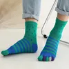 5 пар больших хлопковых носков с ярким носком для молодых мужчин, осень-зима, яркие цвета в горошек, в полоску, с пальцами, большие размеры 45, 47, 240112