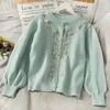 Herbst Winter Süße Blume Stickerei Gestrickte Strickjacken Koreanische Eleganz Chic Perle Tasten Oansatz Langarm Warme Pullover 240112