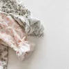 Rompers 2021 Vêtements pour bébé Toddler Girls Vêtements Floral BodySuit en dentelle H240508