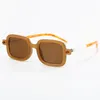 Solglasögon 2024 Fashion Retro Art Ins Style Square Sun Glasses Modern Avant-Garde Anti Blue Light Flat Mirror Female