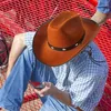 Bérets Western Cowboy Hat Sun avec lanière Femmes Hommes Fedora pour accessoire de fête