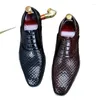 Sapatos de vestido 68117 homens na moda negócios formais boca rasa artesanal couro de couro lace-up