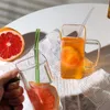 Стеклянные чашки для питья с бамбуковыми крышками и трубочками Стаканы для напитков квадратной формы на 13,5 унций Многоразовые боросиликатные кружки с цветной ручкой