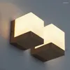 مصابيح الجدار أضواء خشبية حديثة مصباح غرفة نوم مصباح المدخل Wandlamp Bedside Tiptures Light Home LED LED SCONCE VINTAGE