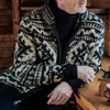 Giacca in maglia jacquard da uomo autunno e inverno alla moda con colletto a bavero e maglione a maniche lunghe