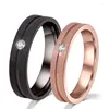 Anelli a grappolo Coppia alla moda in acciaio al titanio per amante Anello di fidanzamento nuziale opaco color nero / oro rosa con zircone CZ