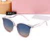 Gafas de sol para mujer Diseñador de lujo GGities Gafas para hombre Gafas de moda para personas mayores Marco Gafas de sol de metal vintage con caja Venta caliente SRGHTUDU