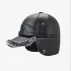 Bollmössor Vinter Men Baseball Dome Earflaps Hattar PU Material 58 cm EAR OCH NACK SKYDD PLUSH BRIM Outdoor Casual Man BQ0617