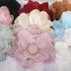 Fleurs décoratives 10 pièces/lot 9CM, centre de strass fait à la main, tissu en mousseline de soie Organza, fausse fleur artificielle, robe de mariée, chapeaux, bandeau