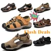 Schwarze rote Sandalen, Pantoletten, flache Schuhe mit Riemen, bedruckte Dad-Sandalen, Strandschuhe mit Klettverschluss, importiertes Schaffell