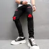 Mode américaine noir rouge Patchwork hommes jean haute rue coréen mince pantalon déchiré trou Hip Hop mâle Denim pantalon 240113