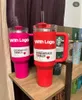 Alles auf Lager 40oz Quencher Tumblers Valentinstag Flamingo Pink Wassermelone Rot Flamingo Geschenkbecher aus Edelstahl mit Silikongriffdeckel und Strohhalm Autobecher