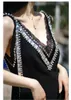 Casual Dresses 2024 Summer High-End Women Luxury Diamond-inbäddad klänning Damer Sexig backless Spaghetti Straps Black Spets Rhinestone