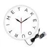 壁の時計はあなたの時間を取る現代のモットースイススカンジナビアの最小アート時計12文字ユニークな動機付けの贈り物