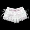 Mehrschichtige Spitze, kurze Bänder, Blumenrüschen, elastische Taille, niedliche Kuchen-Shorts, Lolita für süße Mädchen, Kawaii-Kleidung 240113