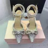 Mach Glitter Bowties Pompes 9.5cm Cristal Embelli chaussures de soirée bobine Talons sandales femmes à talons Designers de luxe Robe chaussure bride à la cheville Chaussures de mariage