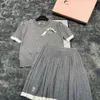 Mulheres de verão set saia de designer letra de moda bordado de saia curta de cor sólida nas saias plissadas de cintura alta de duas peças