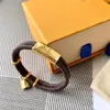 Bracelet de verrouillage en cuir PU avec bracelet de verrouillage en cuir PU rond classique de mode avec des bracelets de créateur de tête de verrouillage en métal dans une boîte de vente au détail cadeau SL0294k