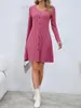 Robes décontractées Mode rose couleur côtelé tricoté mini robe femmes col en v bouton à manches longues une ligne 2024 automne streetwear vestidos