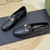 2024 Ny ankomst klänningskor designer strass hästbitar loafers äkta läder kvinnor mule 10a princetown cowhide casual rund tå sko klassiska bilder tryckta metall