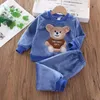 Pyjama sätter baby pojkar flickor vinter plus sammet tjock flanell fleece hemkläder barn varm tecknad sömnkläder kostym 0-5y 240115