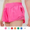 lu-16 Summer Track That 2,5 pouces Hotty Hot Shorts Lâche Respirant Séchage Rapide Sport Femmes Yoga Pantalon Jupe Polyvalent Casual Poche Latérale Gym Sous-Vêtements P6P9