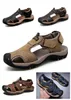 2024 Designer Hot Selling High Quality Beach Vacation bekväm klassisk läder utomhus sandaler herrkvinnor utomhus tofflor