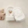 Peças de carrinho de bebê bonito urso bordado luvas para bebê tempo frio mão mais quente carrinho handmuff com forro de lã grosso