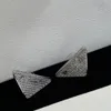 Серьги Дизайнерские серьги дизайнерские серьги для женщин серьги с алфавитом серьги из белого камня с бриллиантами перевернутый треугольник простые индивидуальные серьги супер блестящие
