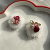 تتدلى أقراط الخريف والشتاء Xiaoxiangfeng Mink شعر الكرة خمر النقيض اللطيف الملون 3D الزهرة