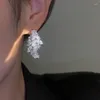 Studörhängen 2024 Trend Shiny Zircon Leaf Unik design Elegant Drop Earring för kvinnor Brud bröllopsfest öron smycken gåvor